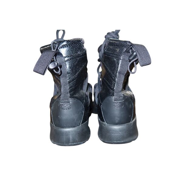 Nike Tanjun High Rise Boots Black Women's 9 - Picture 2 of 6